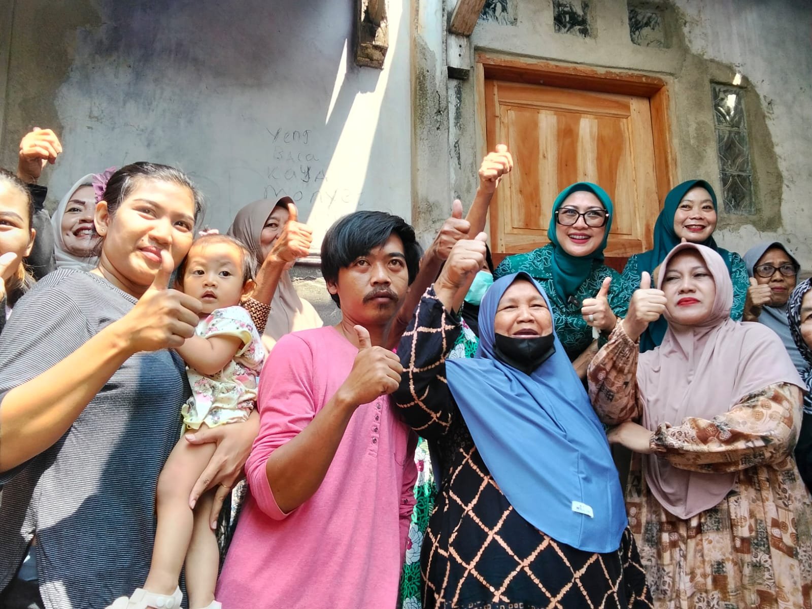 KUNJUNGAN Ny. BELIA HASBI ASYIDIKI JAYABAYA Ke RW 03 KAMPUNG LEBAK SAMBEL